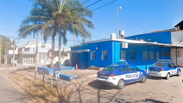 Los hechos ocurrieron en la Comisaría Octava de barrio Patricios.