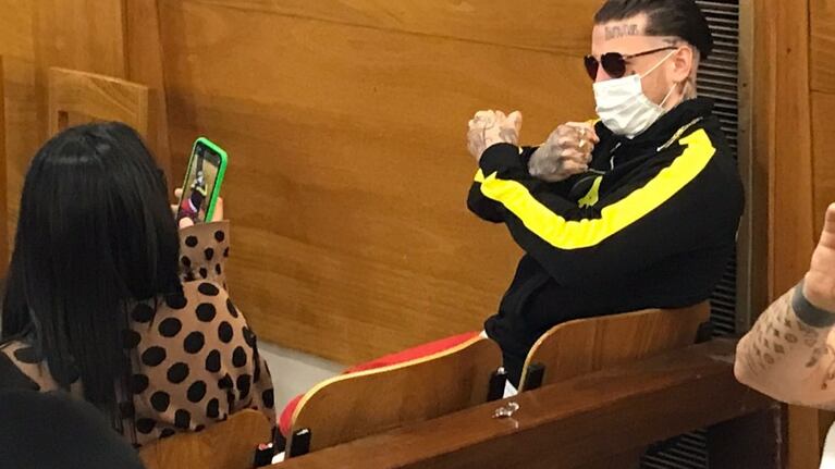 Los hermanos Caniggia, instagrameando antes de la condena.