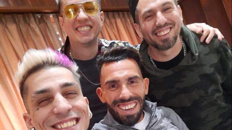 Los hermanos Ninci con Carlitos.