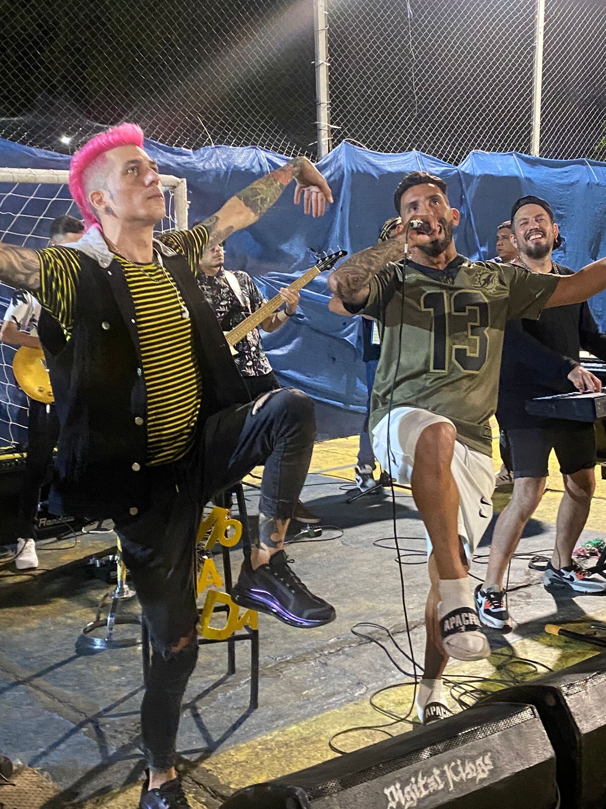 Los hermanos Ninci le regalaron un show a Carlitos y su familia, que se declararon fanáticos. Foto: Dahy Terradas.