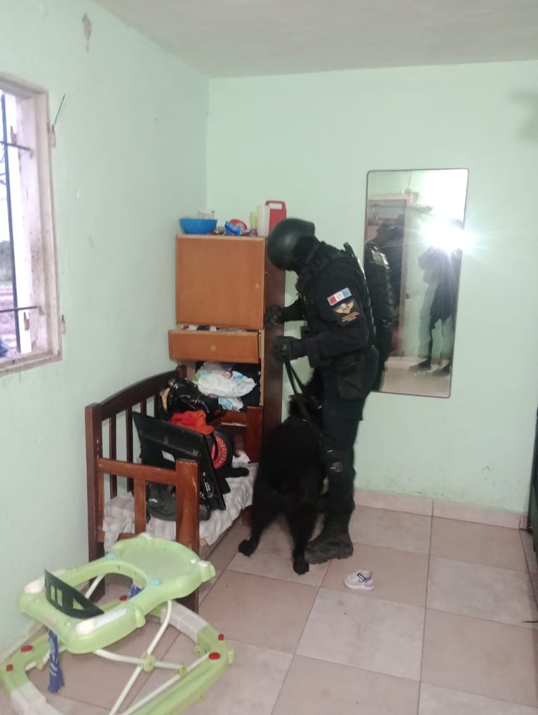 Los hermanos vendían droga con sus parejas.