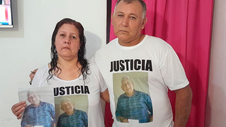 Los hijos del jubilado asesinado exigen justicia. Foto: Pablo Olivarez/El Doce.