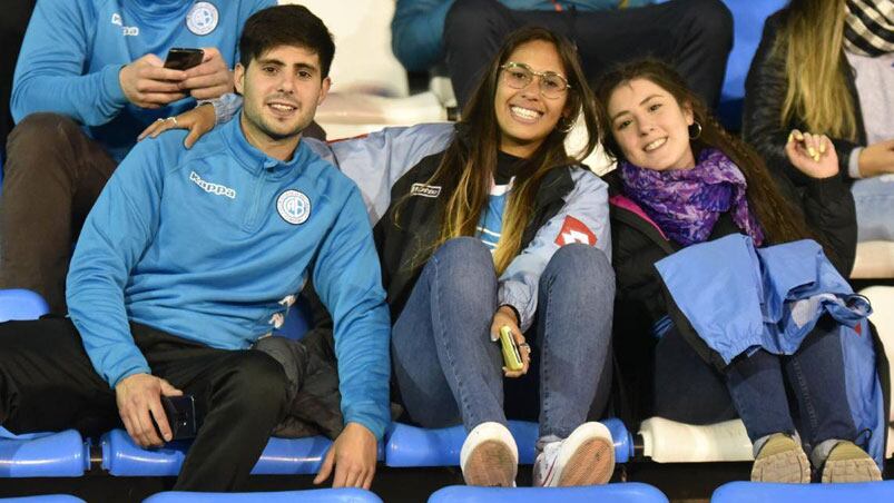 Los hinchas alentaron al "Pirata" en Alberdi. Foto: Lucio Casalla/ElDoce.tv