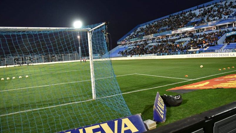 Los hinchas alentaron al "Pirata" en Alberdi. Foto: Lucio Casalla/ElDoce.tv