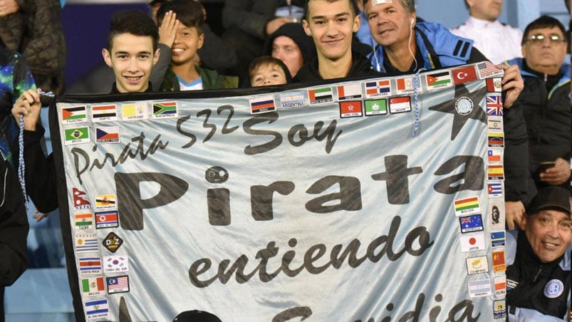 Los hinchas alentaron al "Pirata" en Alberdi. Foto: Lucio Casalla/ElDoce.tv