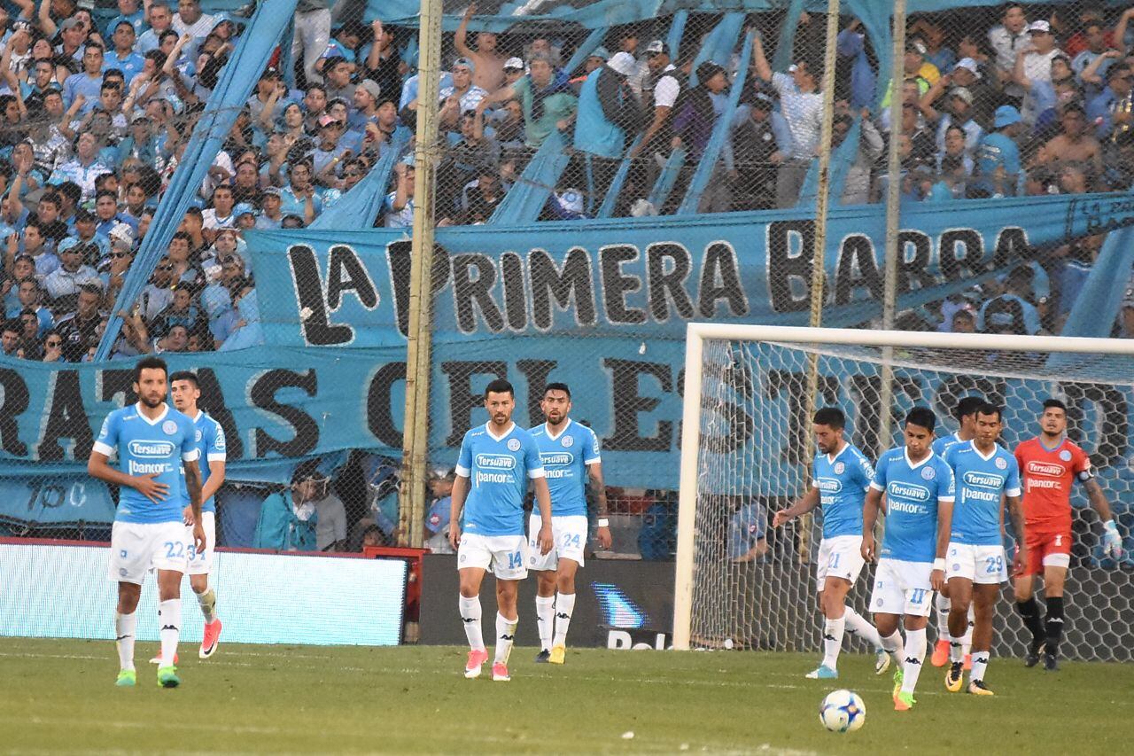 Los hinchas armaron una fiesta, pero los jugadores no estuvieron a la altura. Foto: Lucio Casalla / ElDoce.tv.