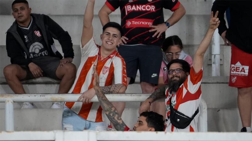 Los hinchas de Instituto presentes en el clásico ante Talleres. Foto: Lucio Casalla / ElDoce.tv.