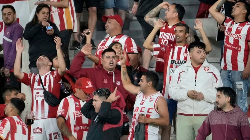 Los hinchas de Instituto presentes en el clásico ante Talleres. Foto: Lucio Casalla / ElDoce.tv.