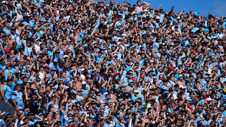 Los hinchas del campeón renovarán sus abonos para copar el Gigante de Alberdi.