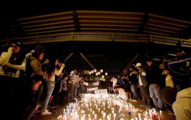 Los hinchas del Chapecoense llenaron el estadio para homenajear a las víctimas