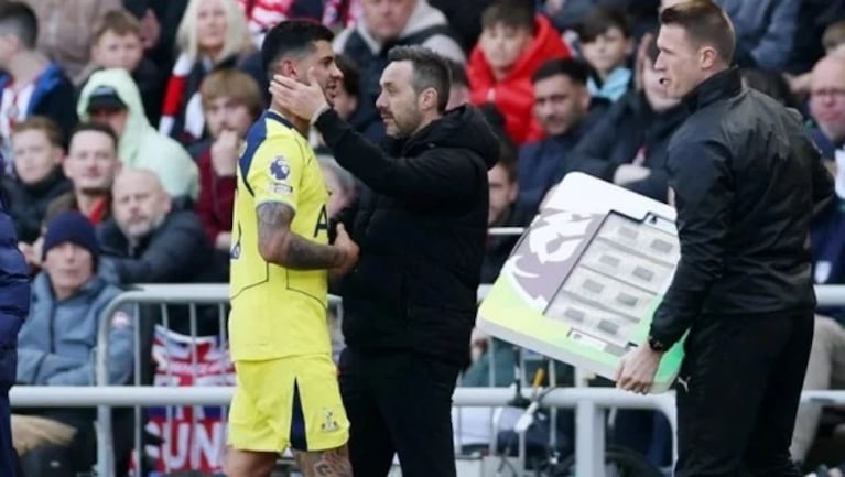 Los hinchas del Tottenham explotaron contra el Cuti por volver a Córdoba y el DT salió a defenderlo
