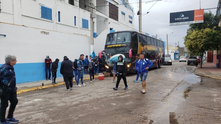 Los hinchas denuncia que todo ocurrió a la salida del partido.