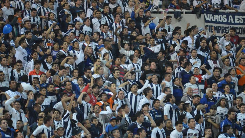 Los hinchas esperan una fiesta albiazul para el domingo. Foto: Lucio Casalla / Archivo ElDoce.tv.