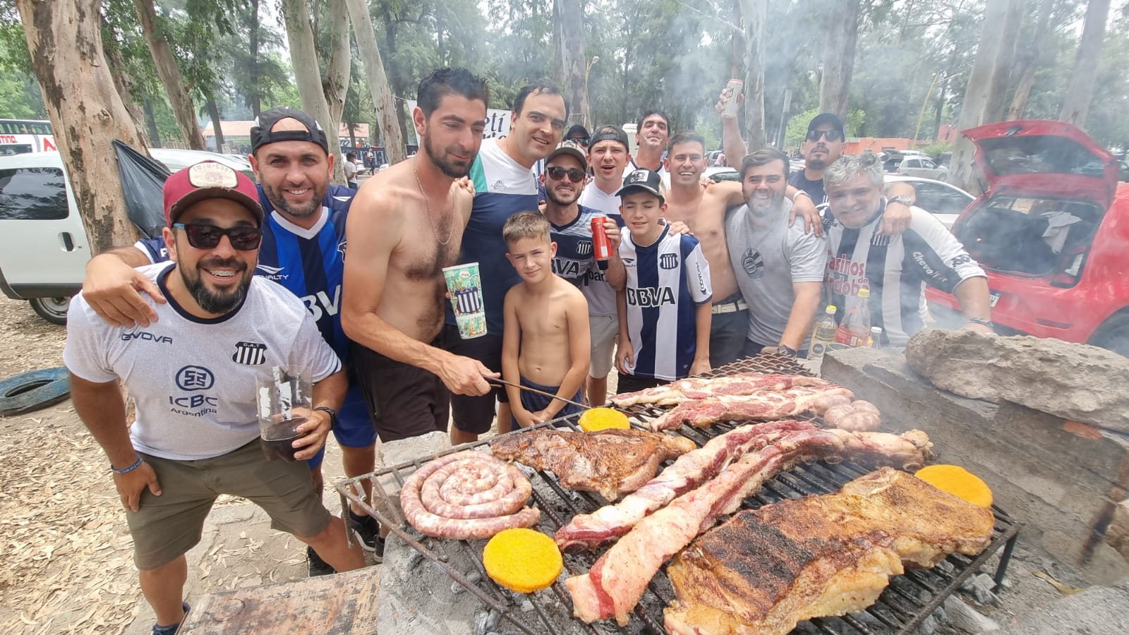 Los hinchas palpitan la final entre Talleres y Boca. Foto: Lucio Casalla/El Doce.