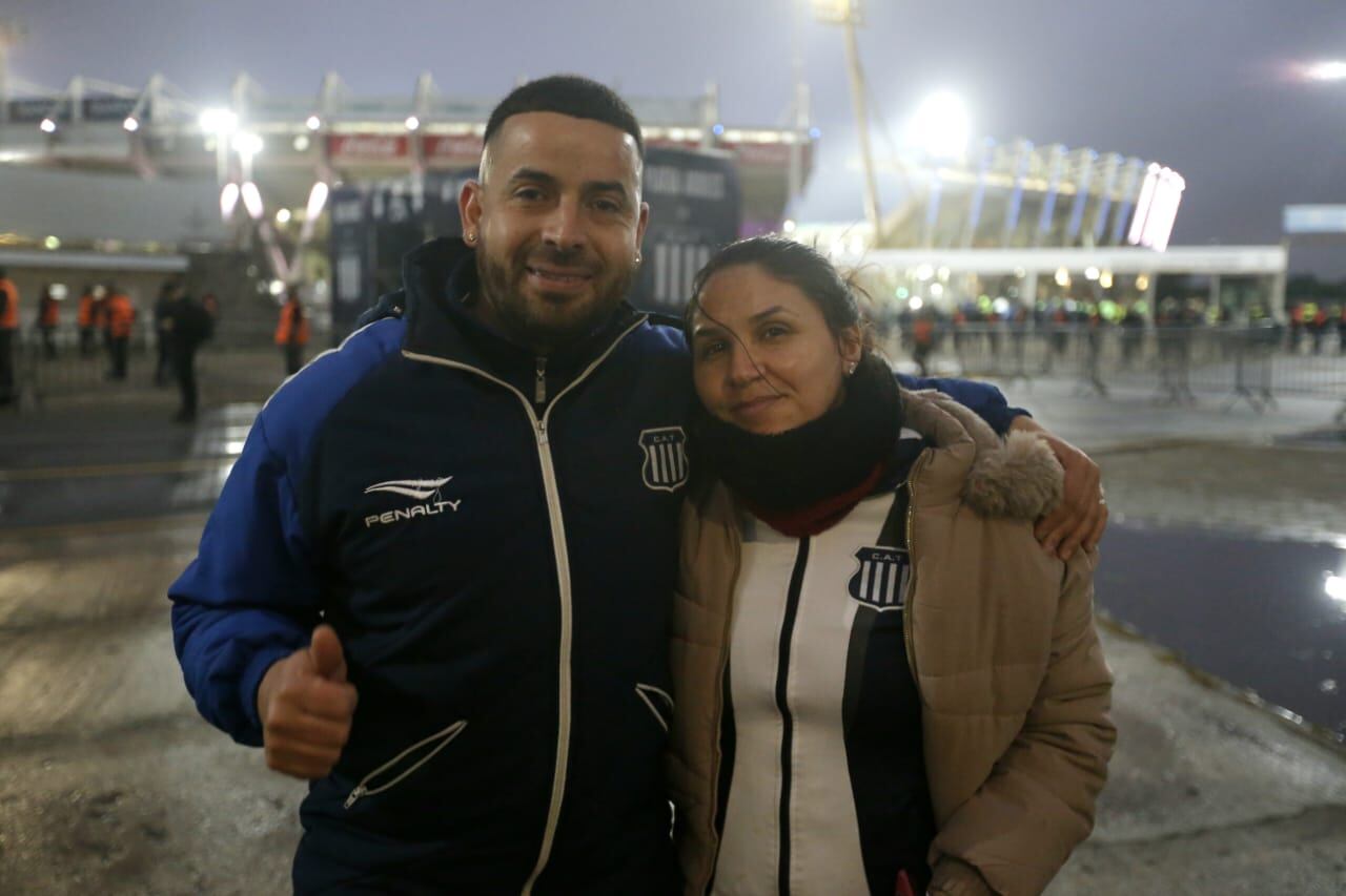 Los hinchas se acercaron al Kempes para alentar al Talleres de Tevez.