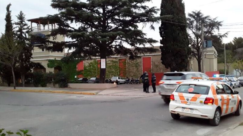 Los inspectores de la Municipalidad de Carlos Paz labraron un acta pero el evento continuó. (Foto: Carlos Paz Vivo)