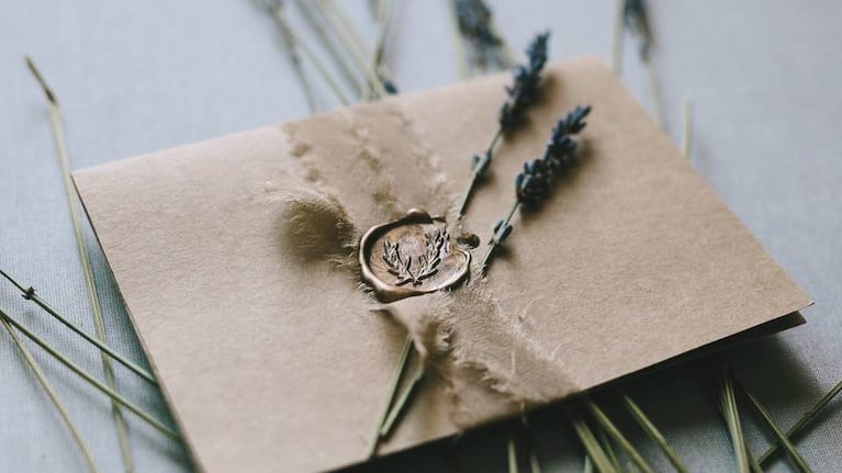 Los invitaron a un casamiento y la tarjeta tenía una imposición.