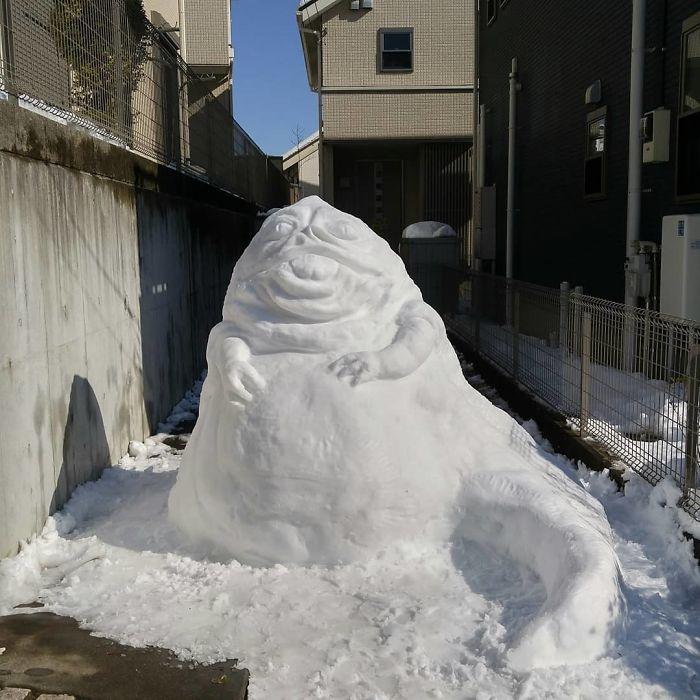 Los japoneses aprovecharon la nevada para hacer las obras más increíbles.