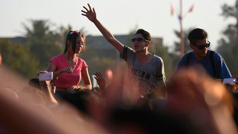Los jóvenes disfrutan el 21 de septiembre con una gran fiesta. Foto: Lucio Casalla / ElDoce.tv