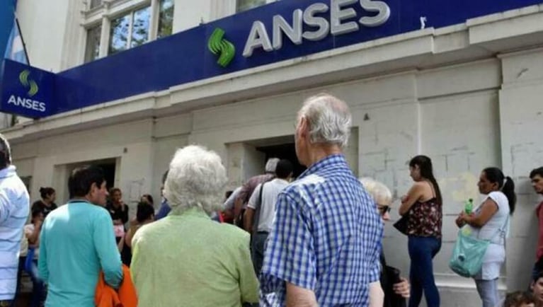 Los jubilados y pensionados ya pueden comenzar a gestionar su crédito en la página de Anses.