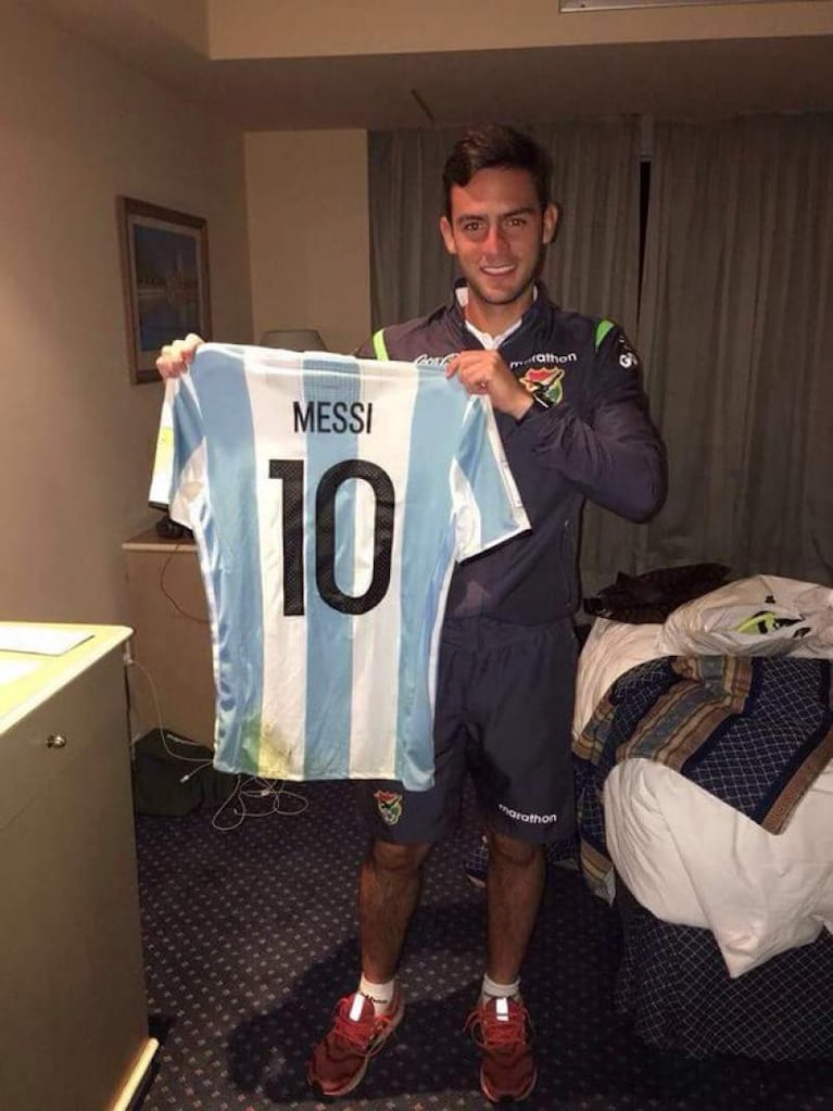 Los jugadores de Bolivia se pelearon por la camiseta de Messi
