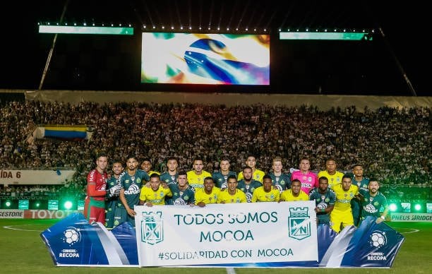 Los jugadores posaron unidos para la foto.