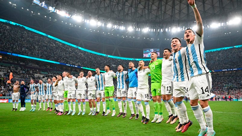 Los jugadores postearon tras el histórico triunfo ante Croacia.