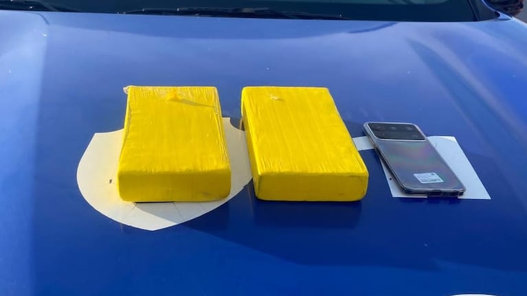Los ladrillos de cocaína secuestrados en barrio Vipro.
