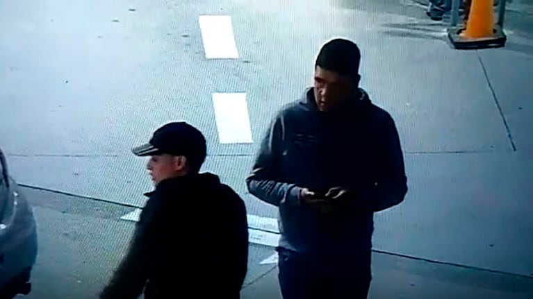 Los ladrones actuaron a cara descubierta en una zona muy transitada.