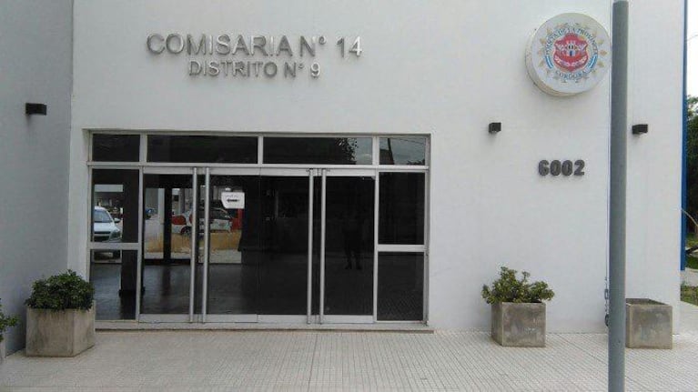 Los ladrones rompieron una puerta y un armario.