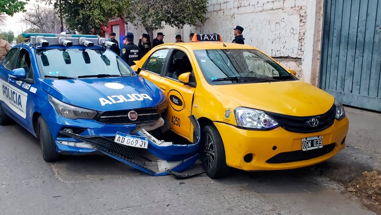 Los ladrones se escaparon en un taxi. Foto: Néstor Ghino / El Doce.