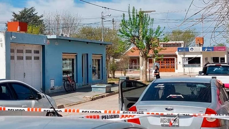 Los ladrones vestidos de policías intentaron robar en Elena.