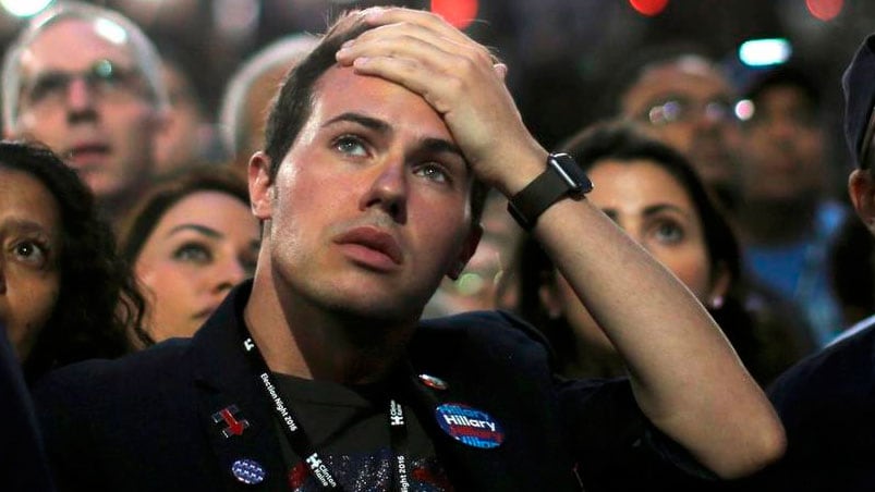 Los lamentos en la sede de Hillary Clinton. Foto: Reuters.