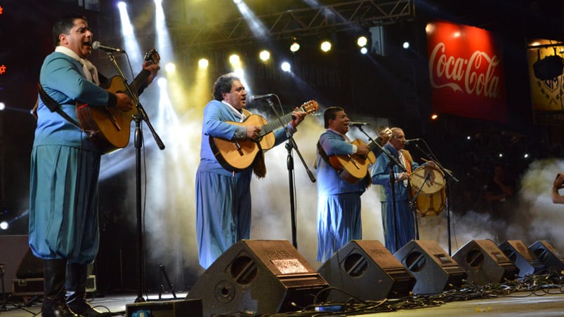 Los Manseros Santiagueños, en la noche de cierre más convocante. Foto: Maxi López / ElDoce.tv