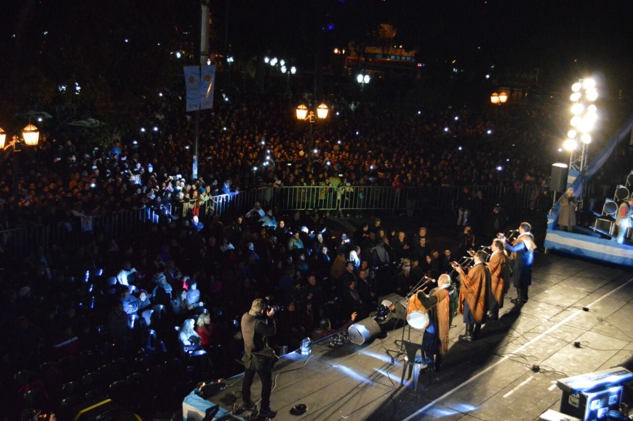 Los Manseros Santiagueños le pusieron folclore a la fiesta. Foto: Maxi López / ElDoce.tv