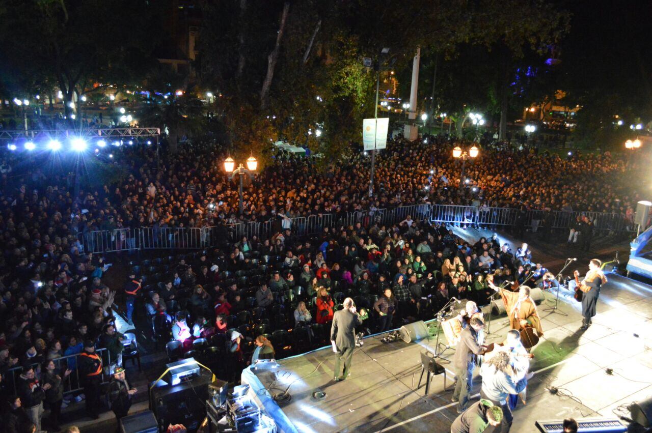 Los Manseros Santiagueños le pusieron folclore a la fiesta. Foto: Maxi López / ElDoce.tv