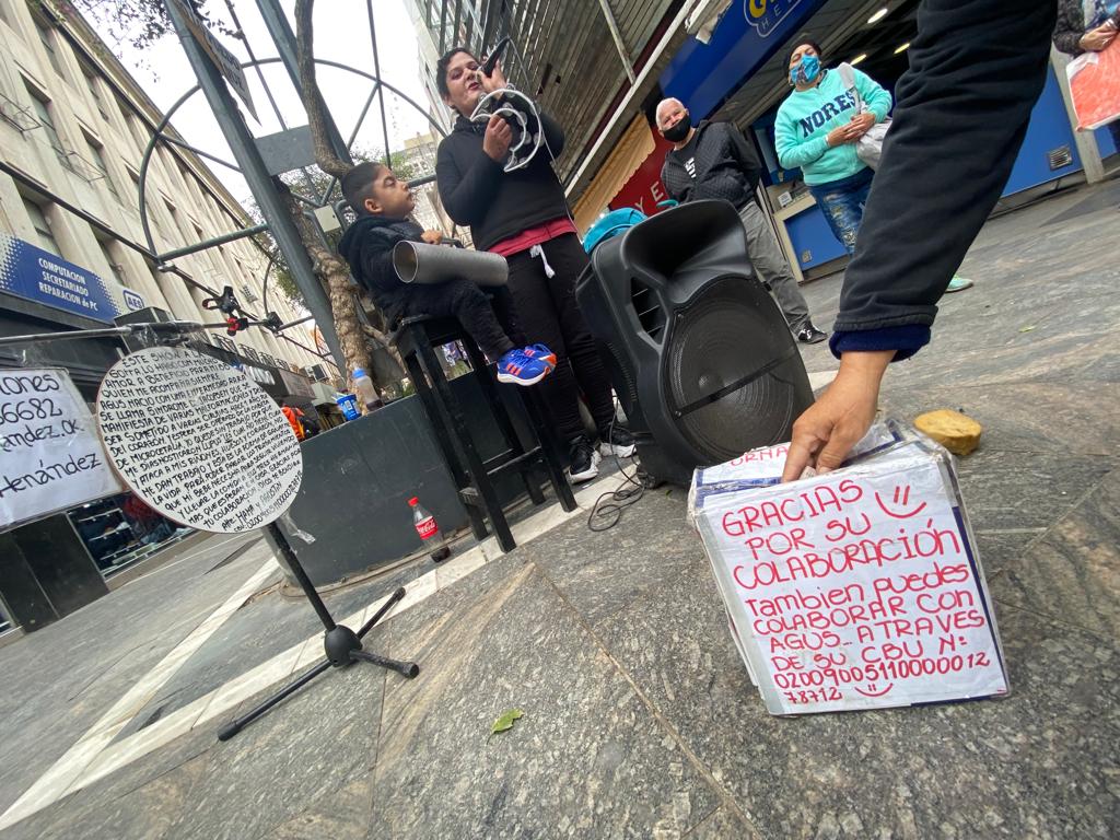 Los martes, jueves y sábados se los puede ver en la esquina de 9 de julio y San Martín. Foto: Dahy Terradas.