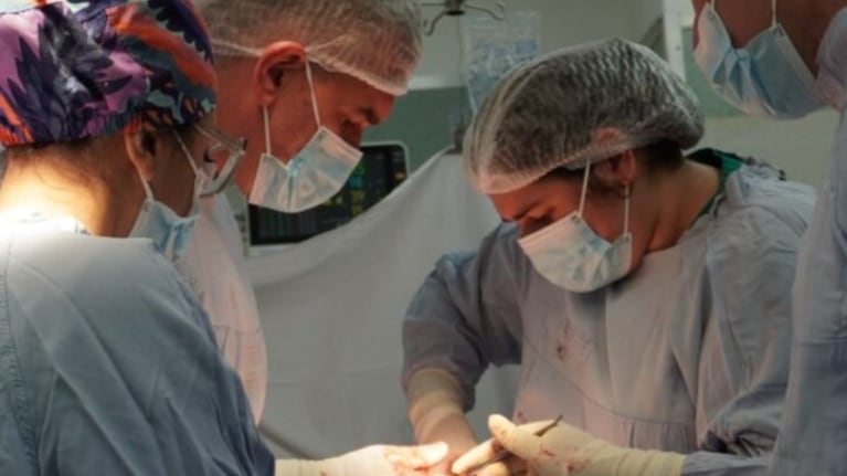 Los médicos salvaron la vida de una adolescente en el hospital de Urgencias.