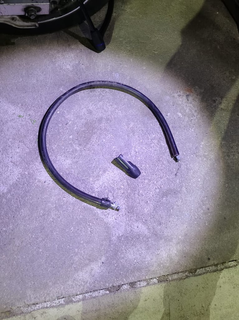 Los menores quedaron detenidos tras dañar las motos.