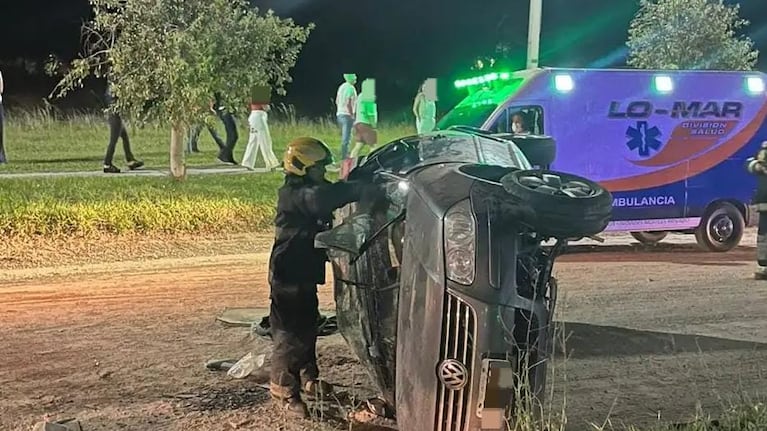 Los menores resultaron heridos tras el vuelco.