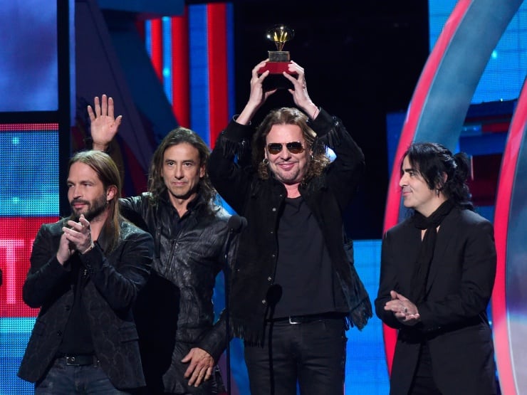 Los mexicanos de Maná cantaron y recibieron su premio. Foto: LatinGrammy.