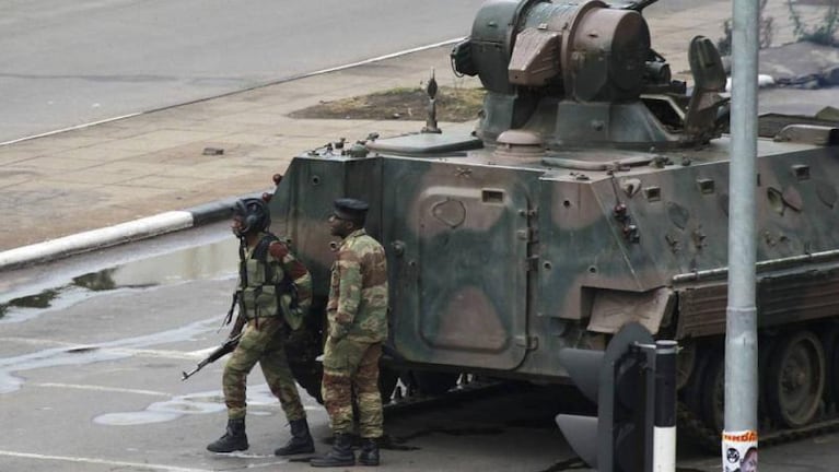 Los militares tomaron el control de Zimbabwe