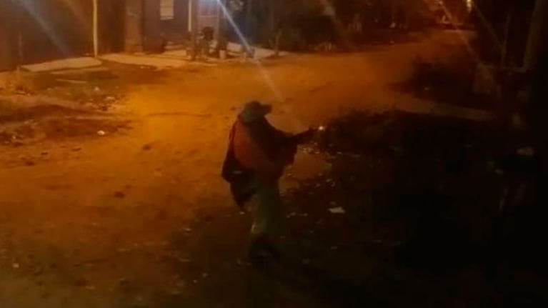 Los narcos amedrentaron a los vecinos disparando contra sus casas.