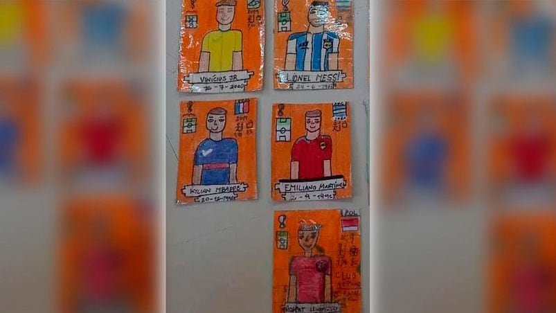 Los nenes de 11 años se organizaron para crear su colección.