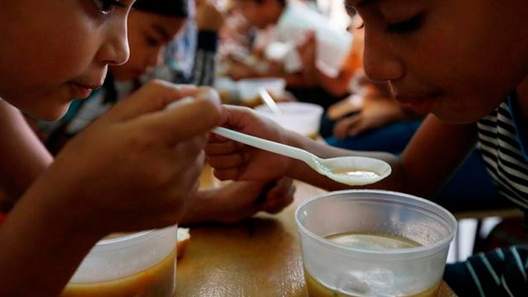 Los niños son los más perjudicados por la escasez. Foto: Reuters.