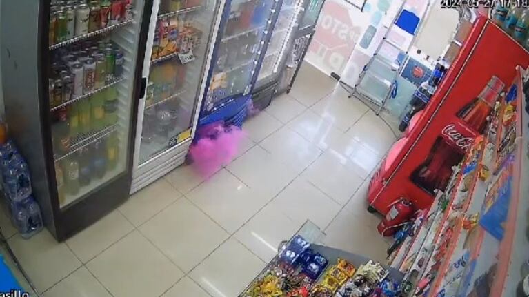 Los niños tiraron bengalas para persuadir a las víctimas.