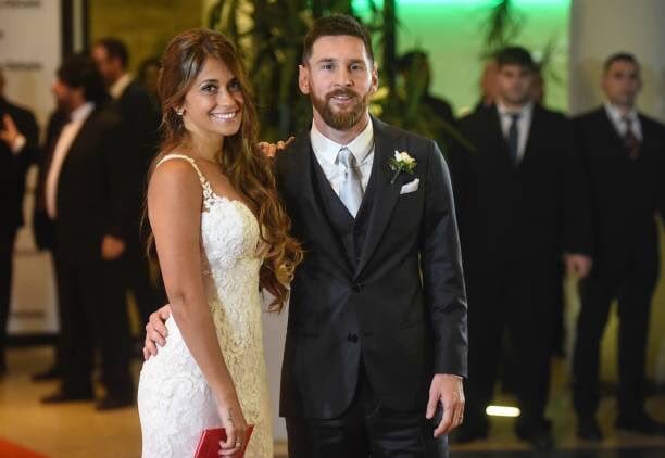 Los novios deslumbraron en la alfombra roja.