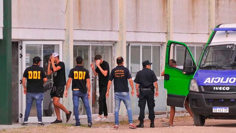 Los ocho rugbiers fueron trasladados a la cárcel de Dolores.