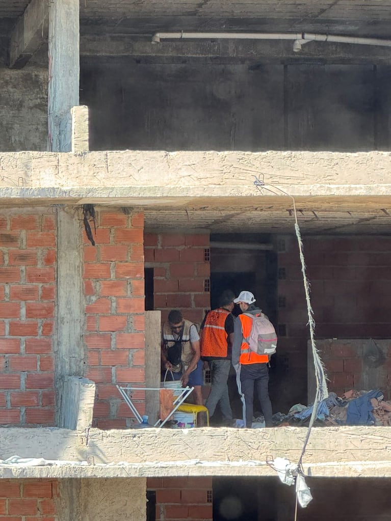 Los okupas instalados en "la Mole" de Bv. San Juan.