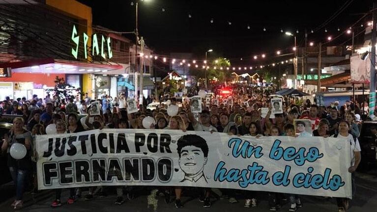 Los padres de Fernando en el homenaje en Dolores: "No queremos venganza, solo justicia"